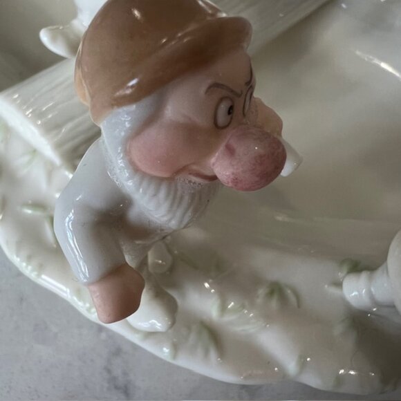 Lenox Disney Heigh - Ho Candy Dish Fine China Seven 7 Dwarfs in Snow White Movie - Picture 8 of 13